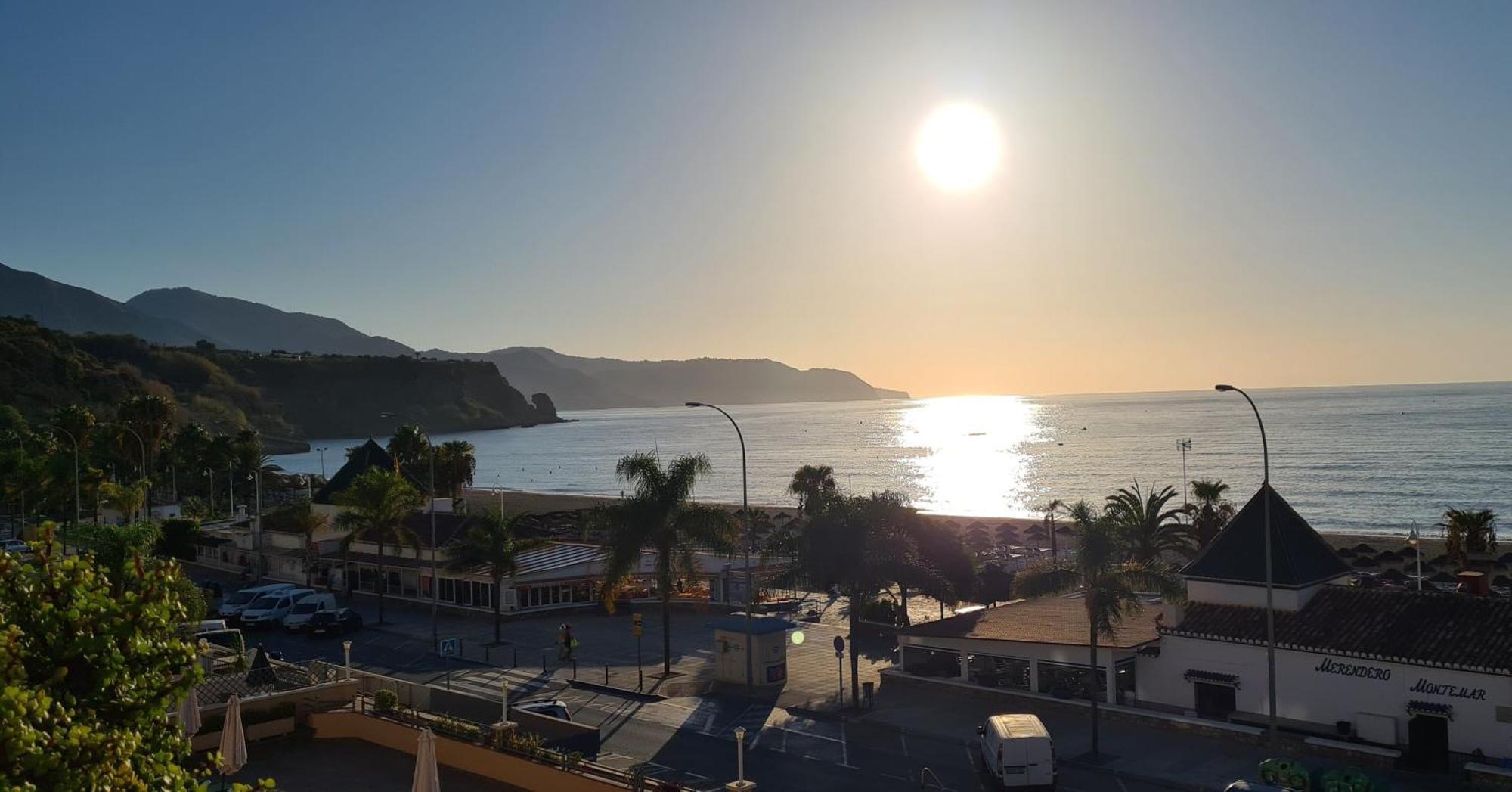 Apartamentos Nerja Bahia Bagian luar foto