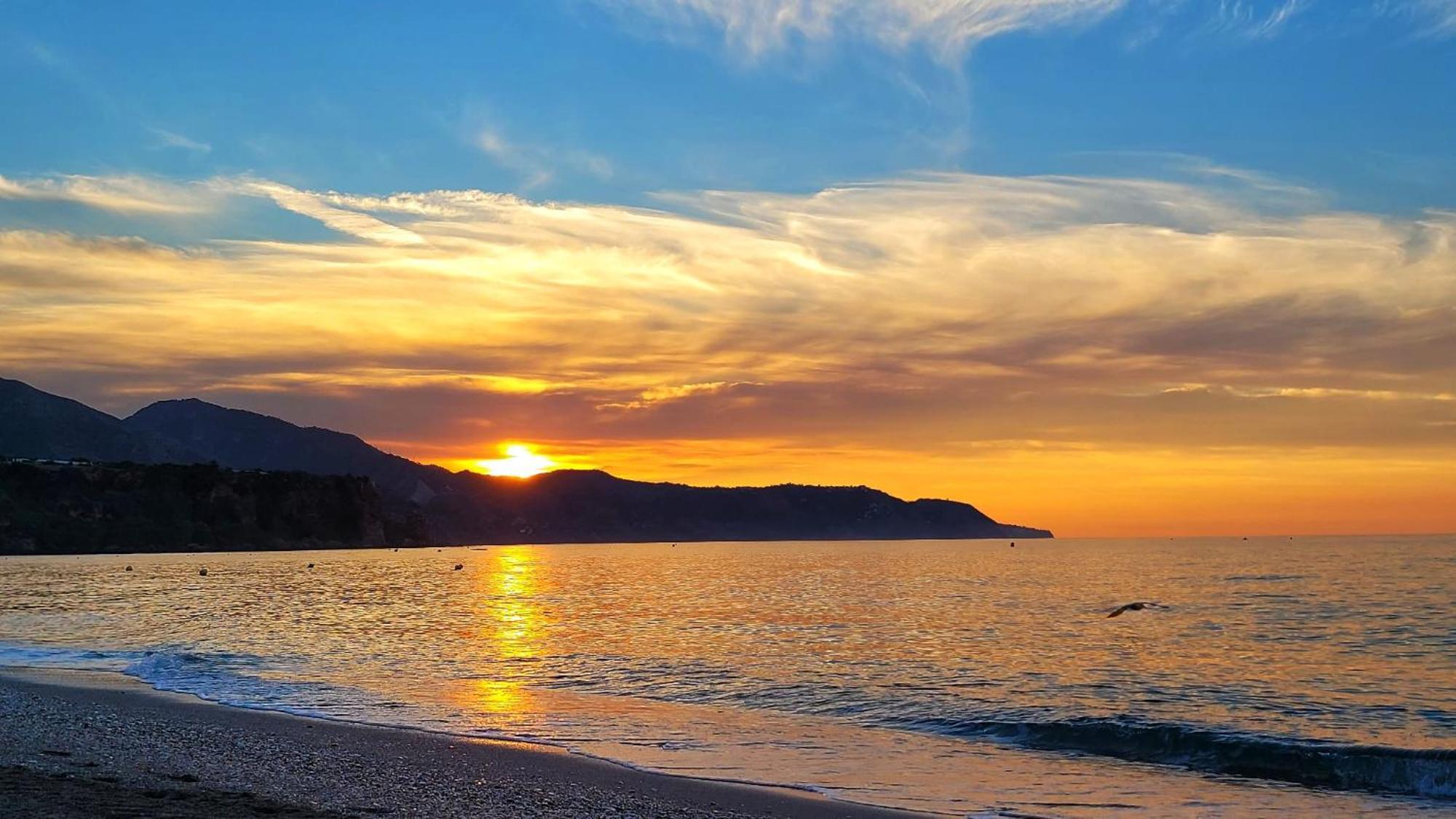 Apartamentos Nerja Bahia Bagian luar foto