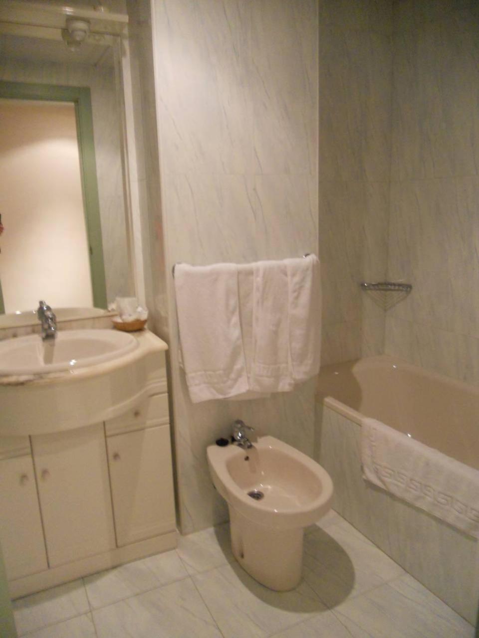 Apartamentos Nerja Bahia Bagian luar foto