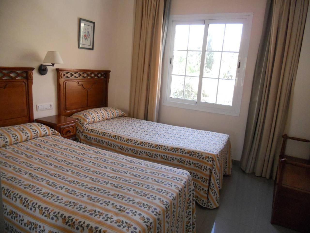 Apartamentos Nerja Bahia Bagian luar foto