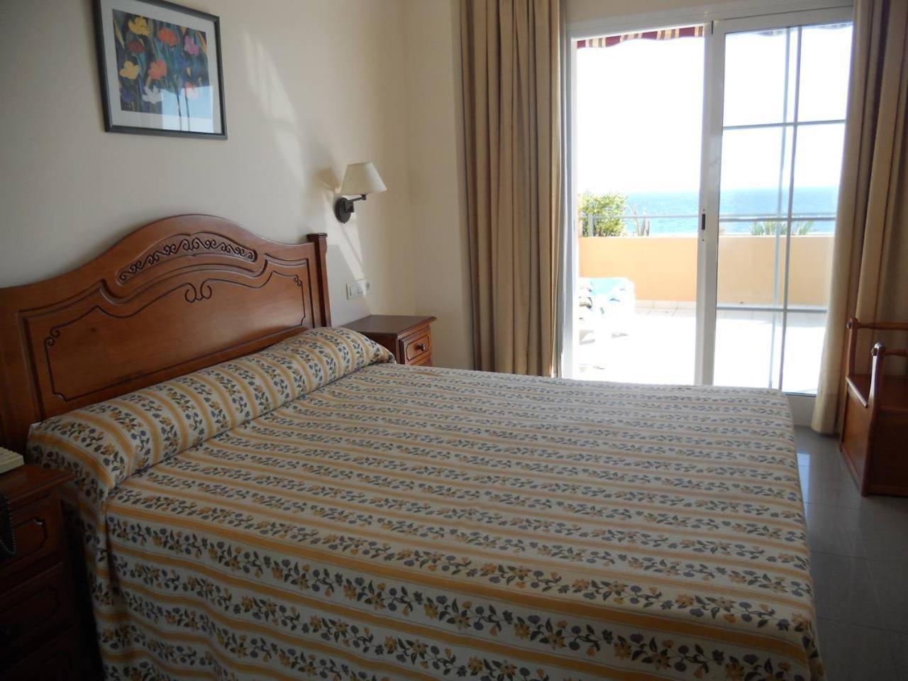Apartamentos Nerja Bahia Bagian luar foto