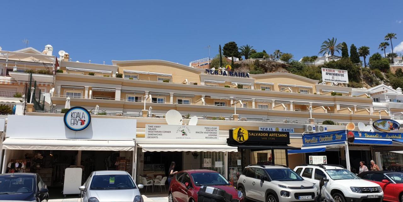 Apartamentos Nerja Bahia Bagian luar foto